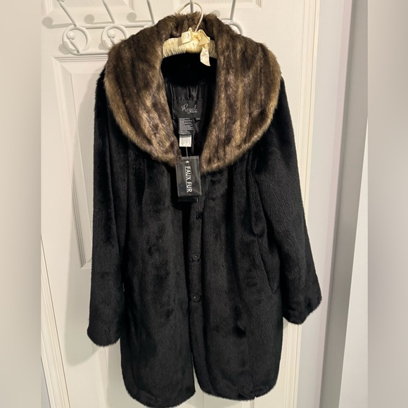 Regal faux-fur coat - Picture 1 of 2